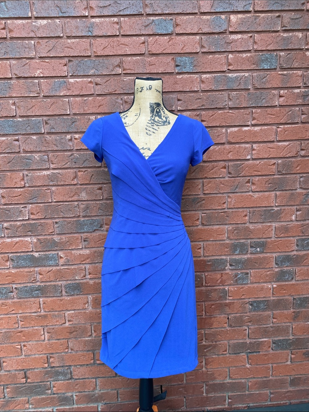 Elegant Royal Blue V-Neck Pleated Wrap Dress 4